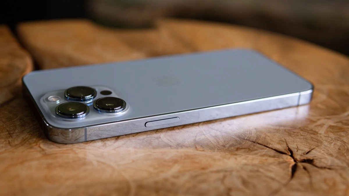 what iphone to buy in 2024 - iPhone 13 Pro та Pro Max Сила та автономність