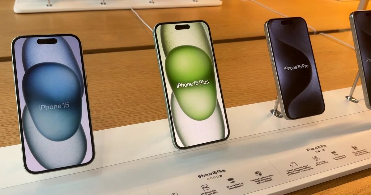what iphone to buy in 2024 - iPhone 15 Pro та Pro Max Королі серед Айфонів