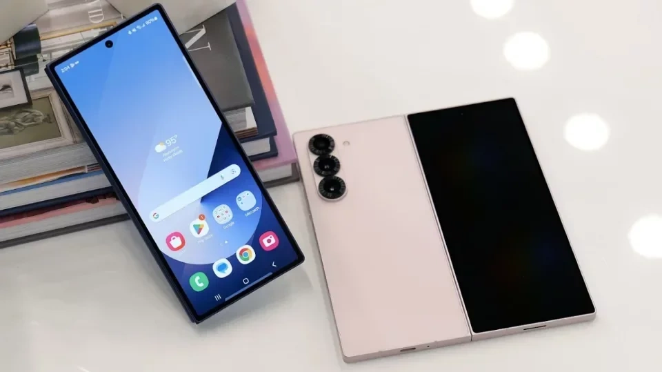 ТОП-5 найкращих смартфонів 2024 - Samsung Galaxy Fold 6