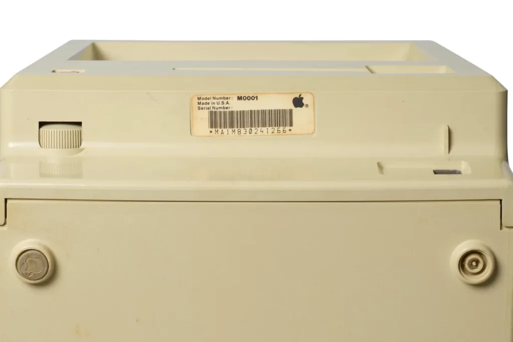 Рідкісний прототип Apple Macintosh знову виставляється на аукціон - bonhams2