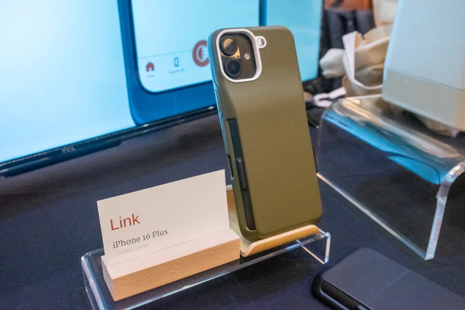 На CES 2025 представлено Swippit Hub — інноваційний спосіб зарядки вашого iPhone