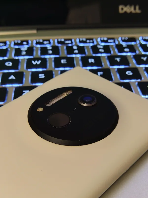 NokiApple LumiPhone 1020 SE: ентузіаст створив гібрид Lumia 1020 та iPhone SE 3