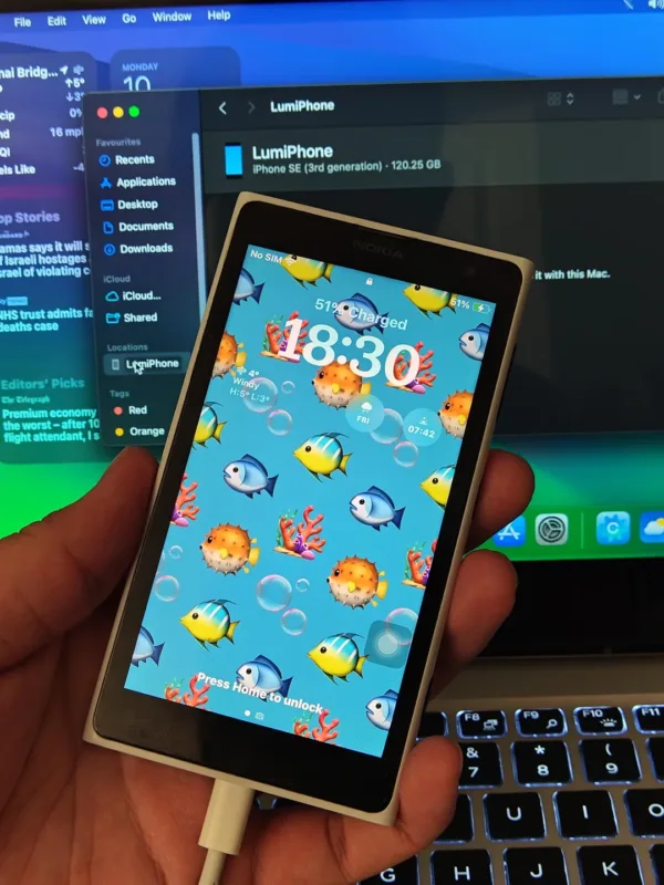 Hackintosh... but on a phone? (LumiPhone 1020 SE)