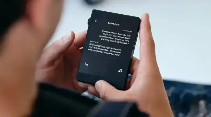 Light Phone III – ідеальний телефон для цифрового детоксу