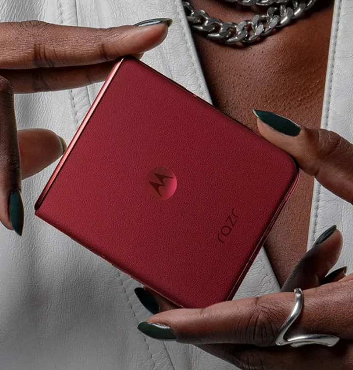 Motorola Razr 60 Ultra: розкладачка з дисплеєм на 7 дюймів, трьома 50-Мп камерами та Android 15 на борту