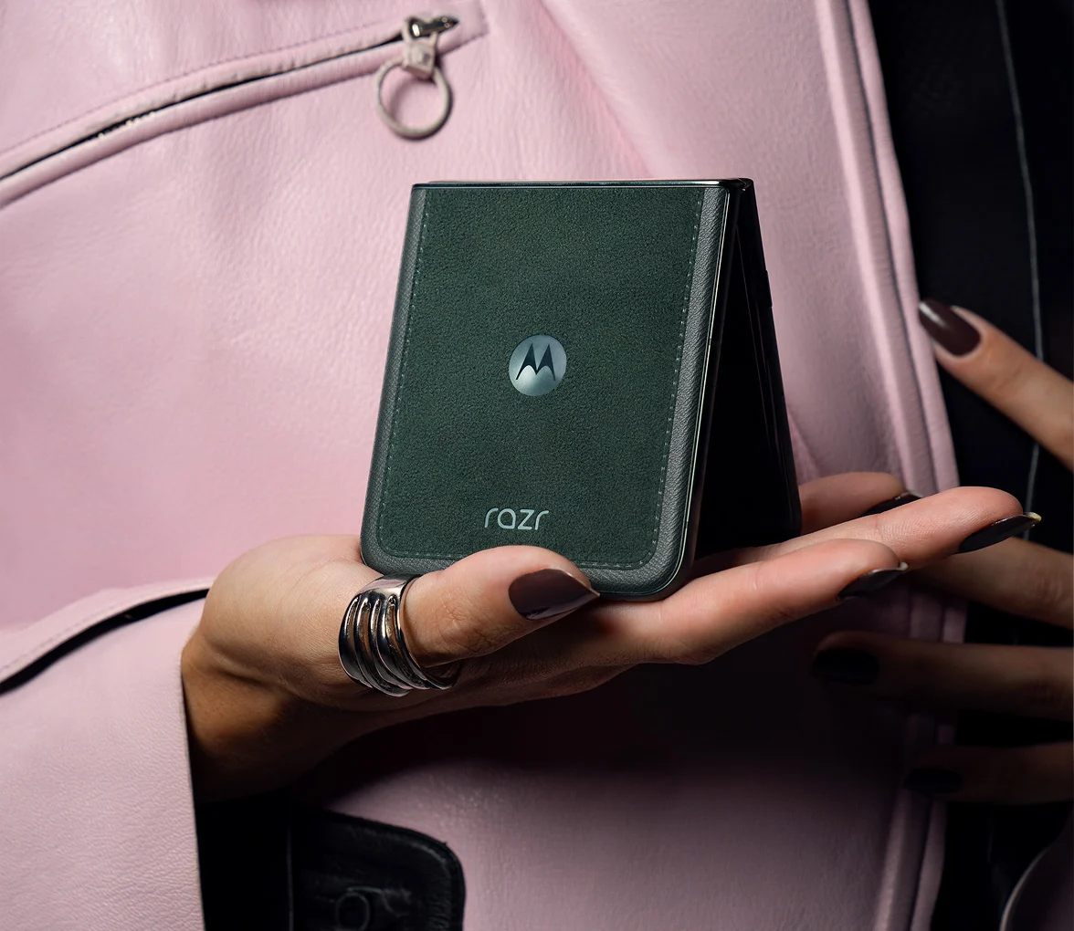 Motorola Razr 60 Ultra: розкладачка з дисплеєм на 7 дюймів, трьома 50-Мп камерами та Android 15 на борту