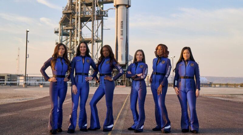 Кетті Перрі, телеведучі, науковиці та наречена Безоса здійснили історичний політ із Blue Origin