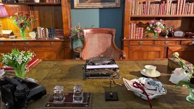 BBC використала ШІ (та акторку), щоб оживити Агату Крісті для серії майстер-класів із письменницької майстерності