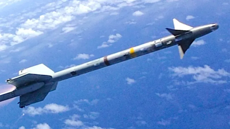 aim-9m-air-defenses-for-ukraine