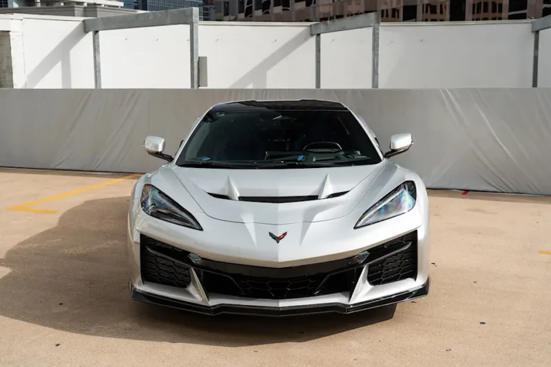 Chevrolet представив Corvette ZR1X: 1250-сильний гібридний гіперкар з повним приводом