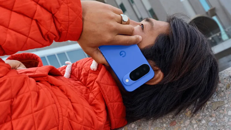 Google представила Pixel 10: перший "не-Pro" з телефотооб'єктивом, Qi2 зарядкою та новим Tensor G5 AI-чіпом