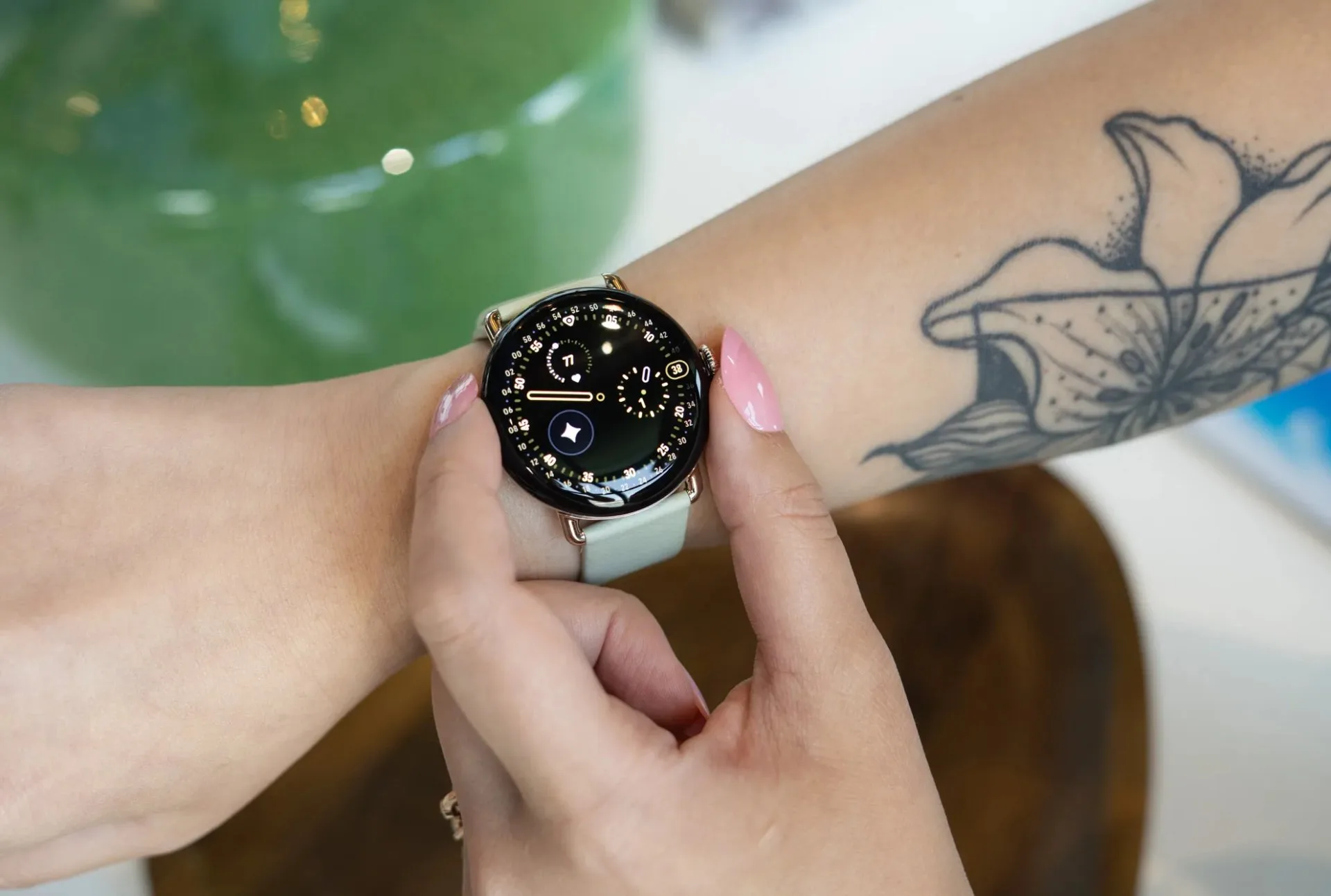 Google представила Pixel Watch 4 з довшим часом роботи, покращеним дисплеєм та новими функціями