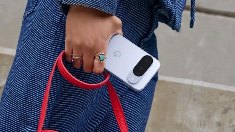 Google представила Pixel 10: перший "не-Pro" з телефотооб'єктивом, Qi2 зарядкою та новим Tensor G5 AI-чіпом