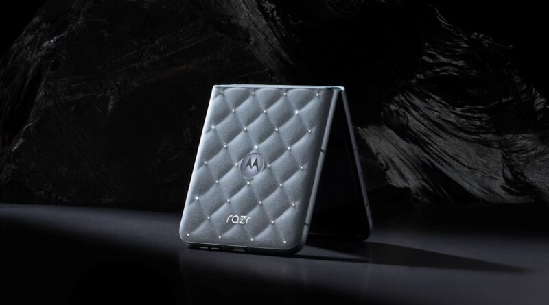 Motorola та Swarovski представили Razr з кристалами за $1000