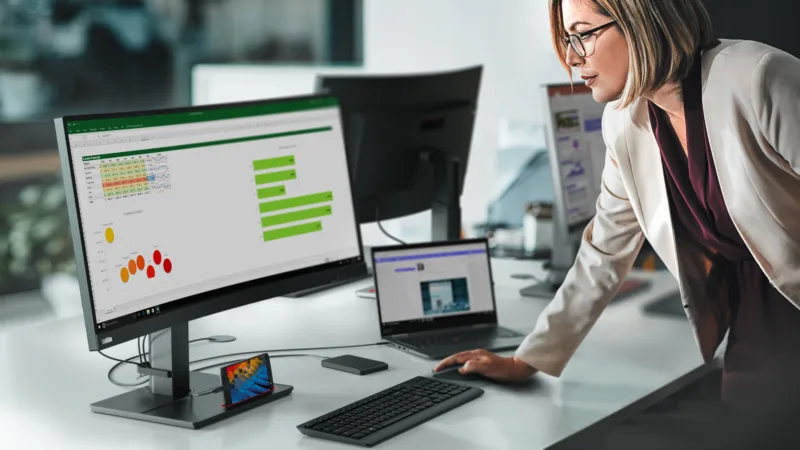 Lenovo Group демонструє рекордне зростання: виручка +22%, прибуток +108% за перший квартал 2025/26