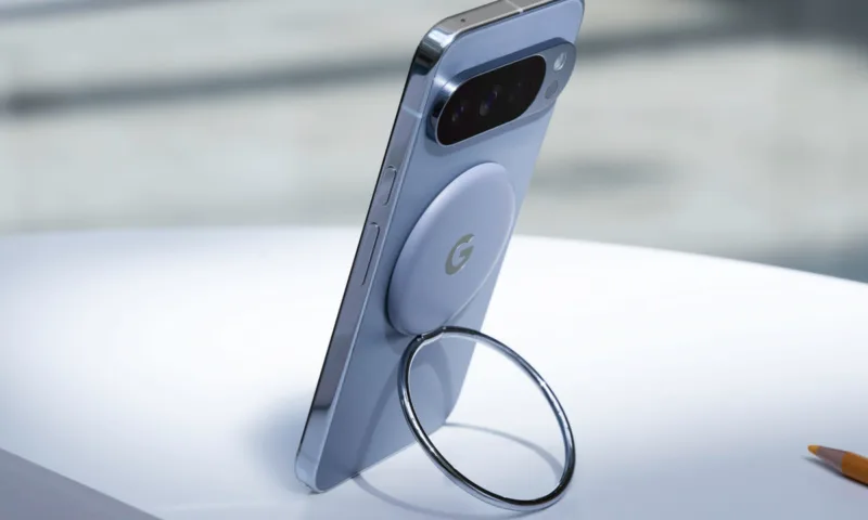 Google представила Pixel 10: перший "не-Pro" з телефотооб'єктивом, Qi2 зарядкою та новим Tensor G5 AI-чіпом