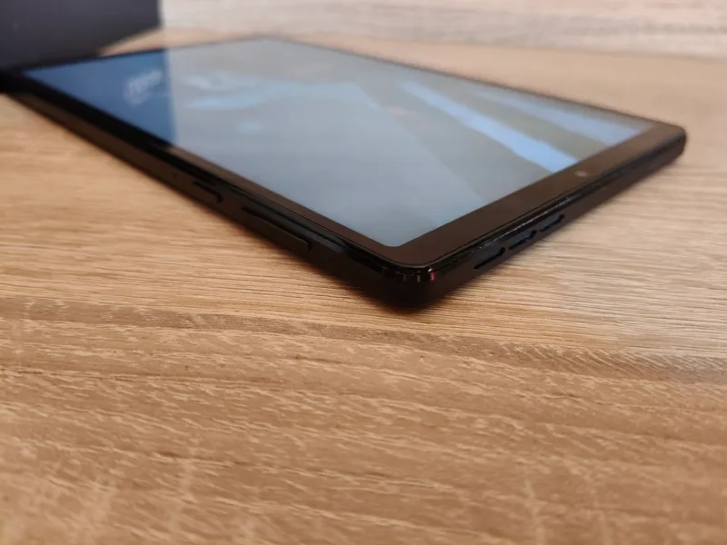 Дизайн і конструкція Lenovo Legion Tab (3rd Gen)