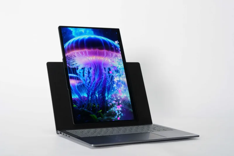 Lenovo показала, як працює ноутбук ThinkBook VertiFlex з поворотним дисплеєм