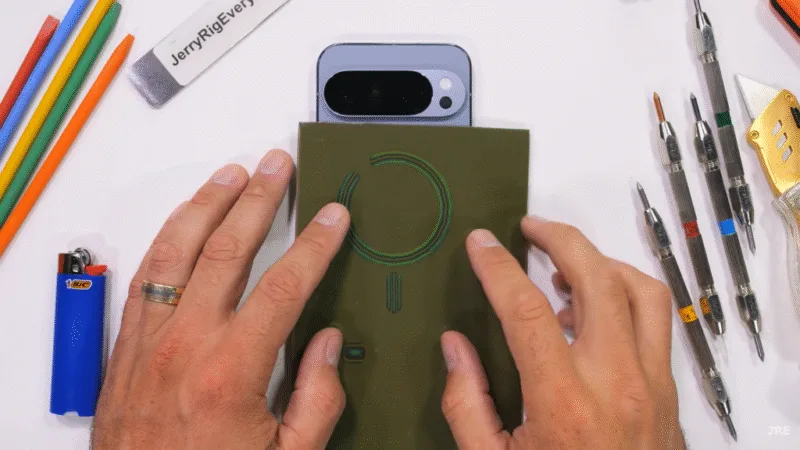 Google Pixel 10 Pro XL пройшов тест на міцність від JerryRigEverything