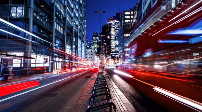 Lenovo Group повідомляє про рекордний дохід $20,5 млрд у Q2 2025/26 завдяки гібридному ШІ та лідерству на ринку ПК