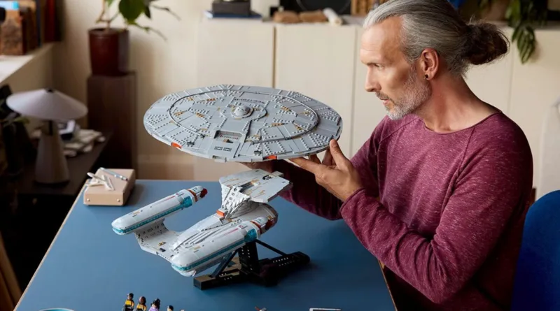 Lego Star Trek USS Enterprise-D (3600 деталей) виходить на Чорну п'ятницю, 28 листопада
