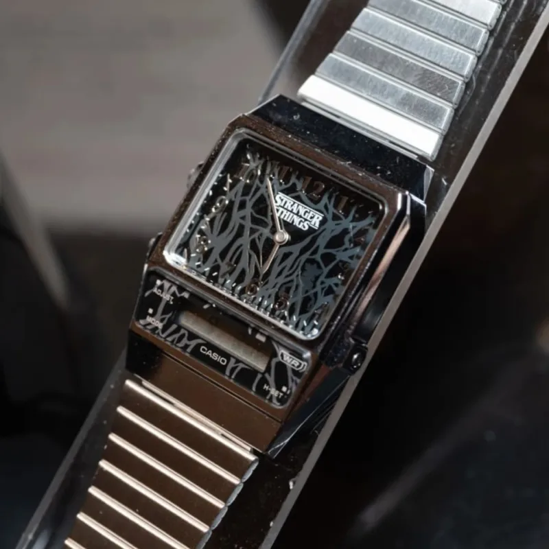 Casio анонсувала колаборацію зі «Дивними дивами»: Дві моделі (DW-5600, AQ-800) з дизайном «Вивороту» та ціною від $114