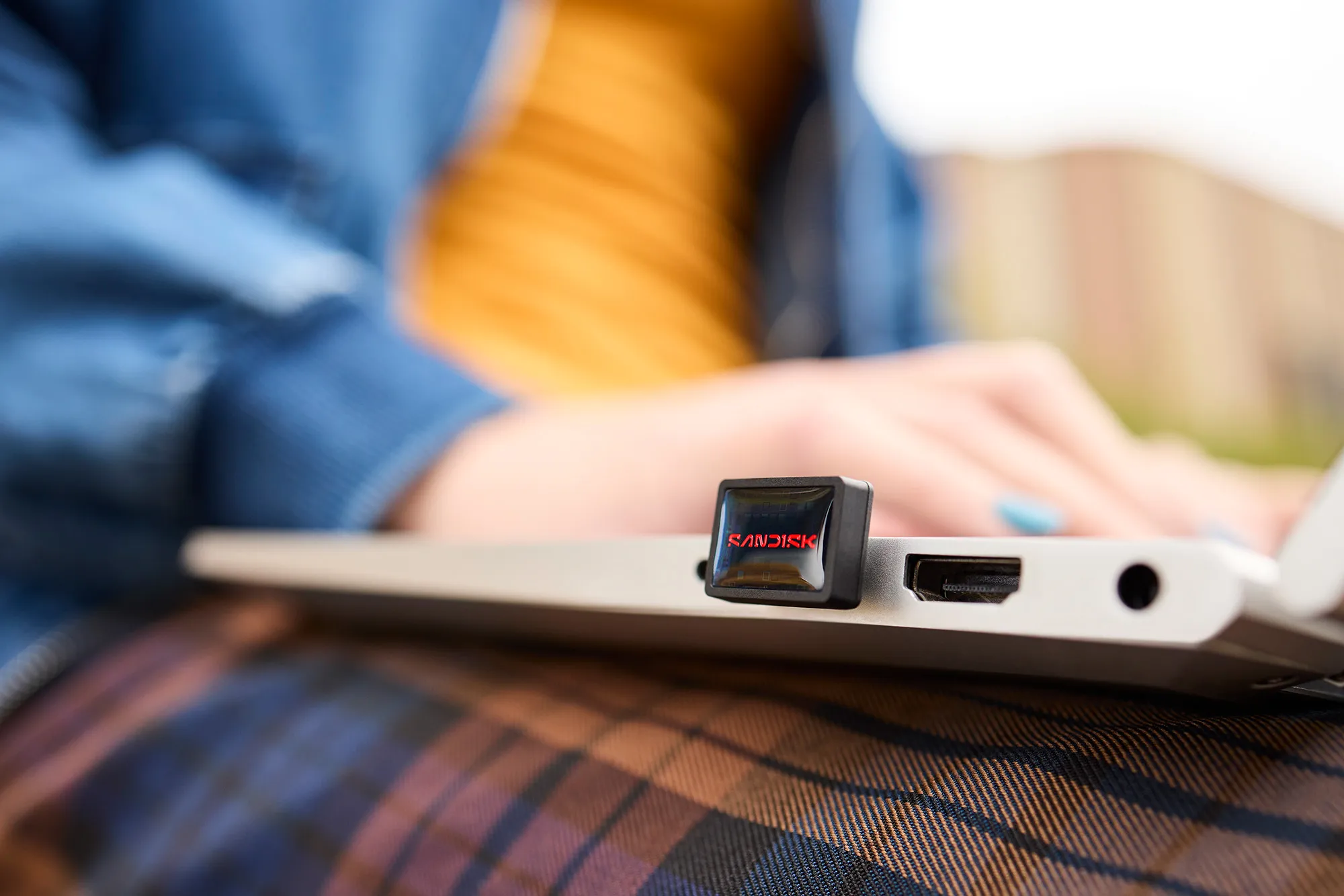 Sandisk випустила мініатюрний USB-C SSD Extreme Fit на 1 ТБ: накопичувач для постійного використання у ноутбуці