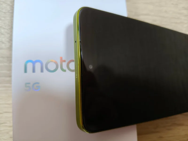 Огляд Motorola G86 5G: коли екран коштує компромісів