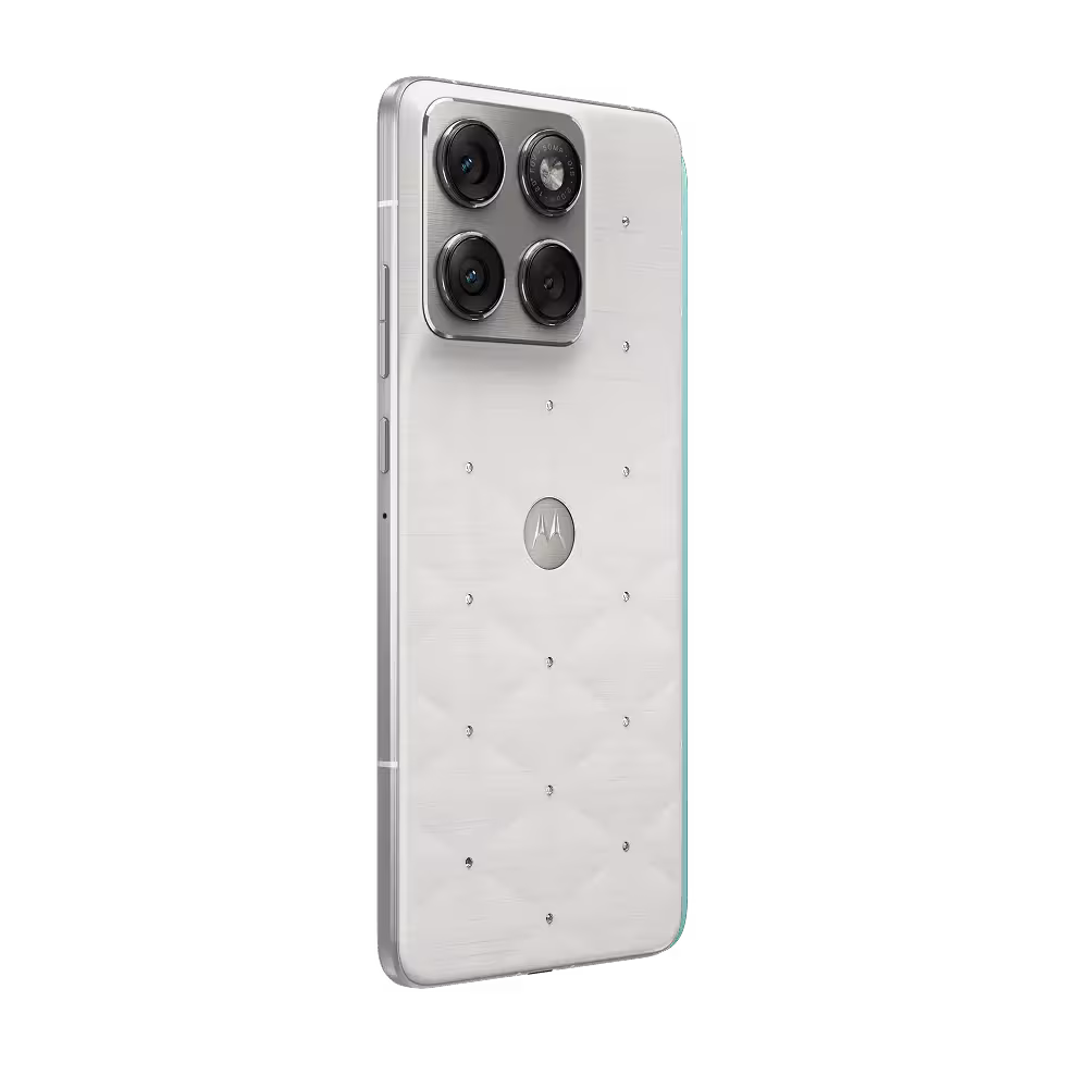 Motorola офіційно представила Edge 70 Cloud Dancer: спеціальна версія з кристалами Swarovski та кольором 2026 року