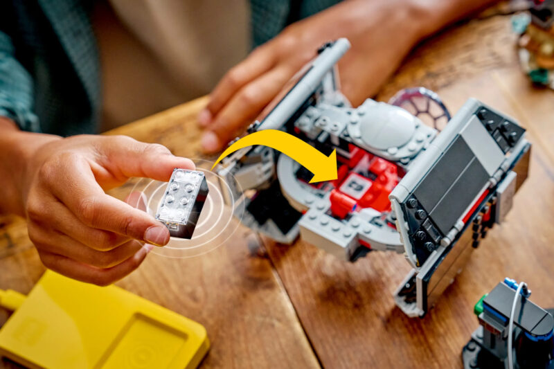 Lego Smart Brick на CES 2026: розумні цеглинки зі звуком і світлом