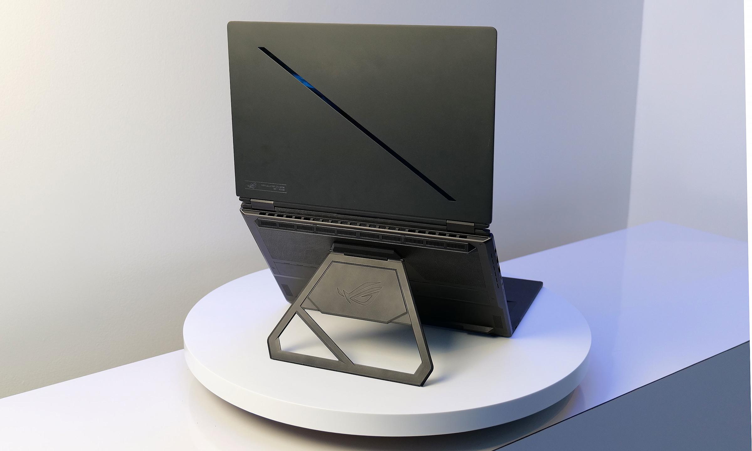 ASUS представила ROG Zephyrus Duo — ігровий ноутбук з двома екранами