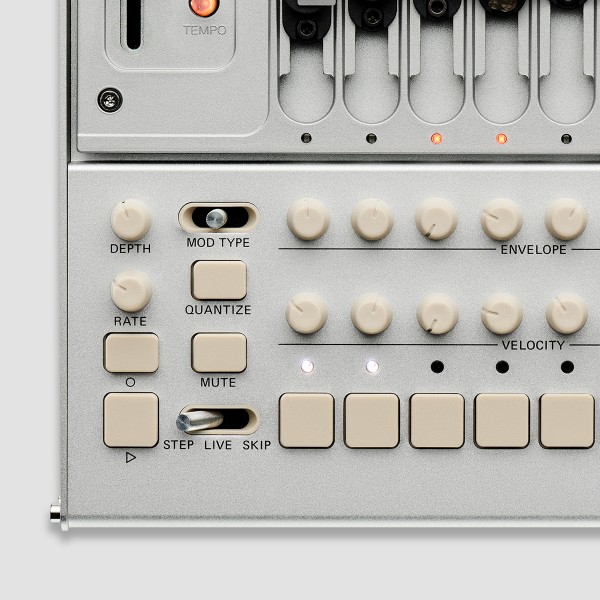 Korg Phase8 поєднує сталеві резонатори калімби з цифровим керуванням