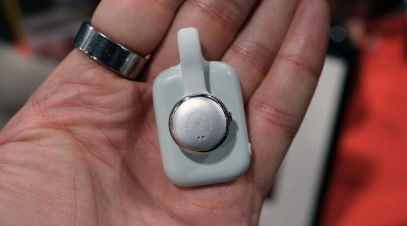 SwitchBot AI MindClip: носимий диктофон з AI на CES 2026