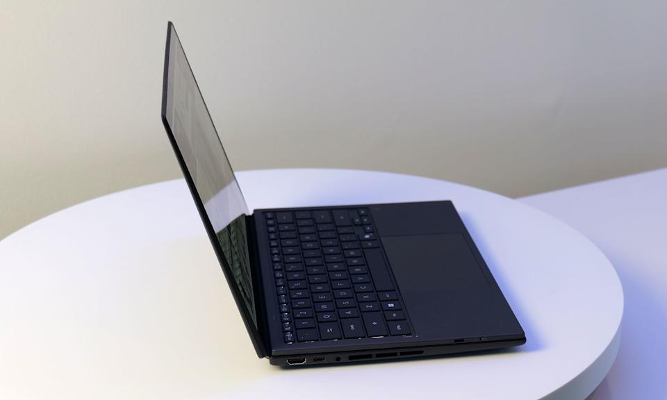 ASUS на CES 2026 показала Zenbook Duo 2026: кардинальний редизайн двоекранного ноутбука