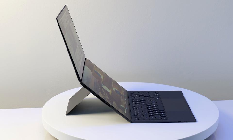 ASUS на CES 2026 показала Zenbook Duo 2026: кардинальний редизайн двоекранного ноутбука