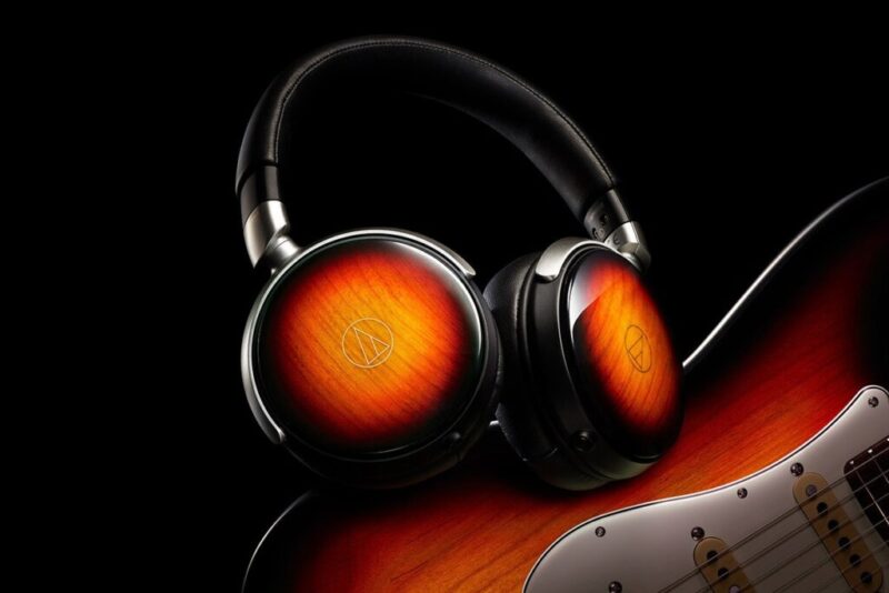 Audio-Technica випускає лімітовані "гітарні" навушники ATH-WP900SE