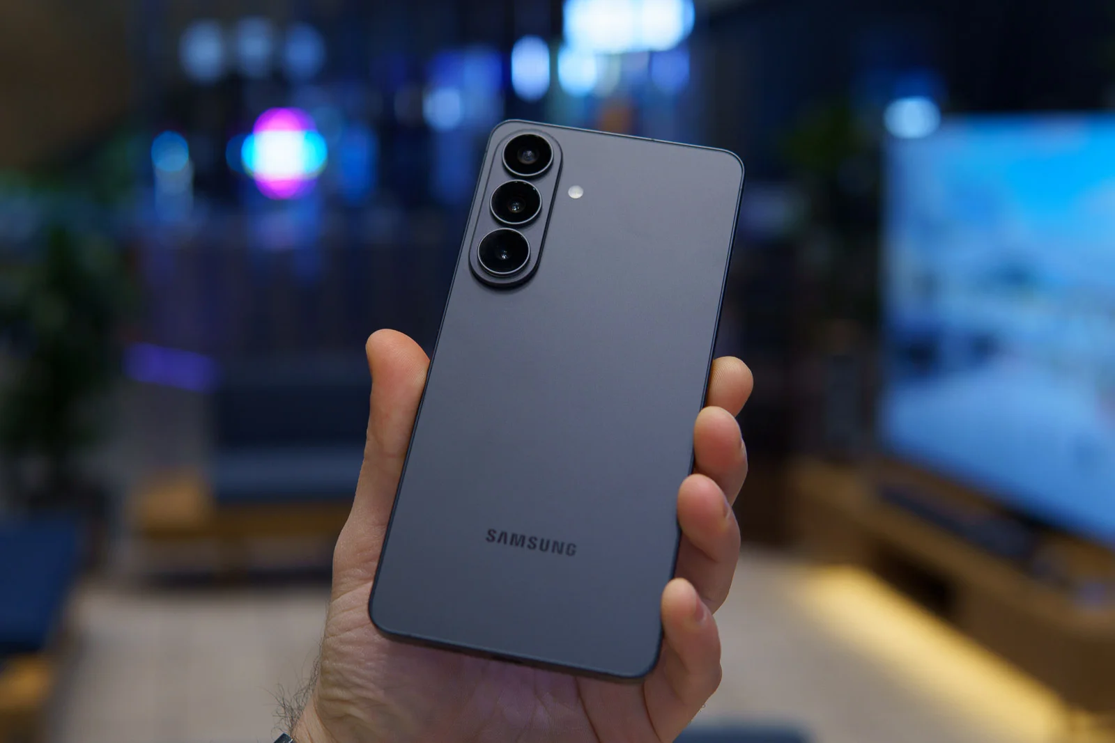 Samsung офіційно представила Galaxy S26 та S26 Plus: характеристики та ціни нових флагманів