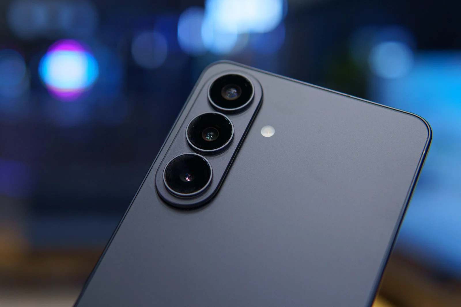 Samsung офіційно представила Galaxy S26 та S26 Plus: характеристики та ціни нових флагманів