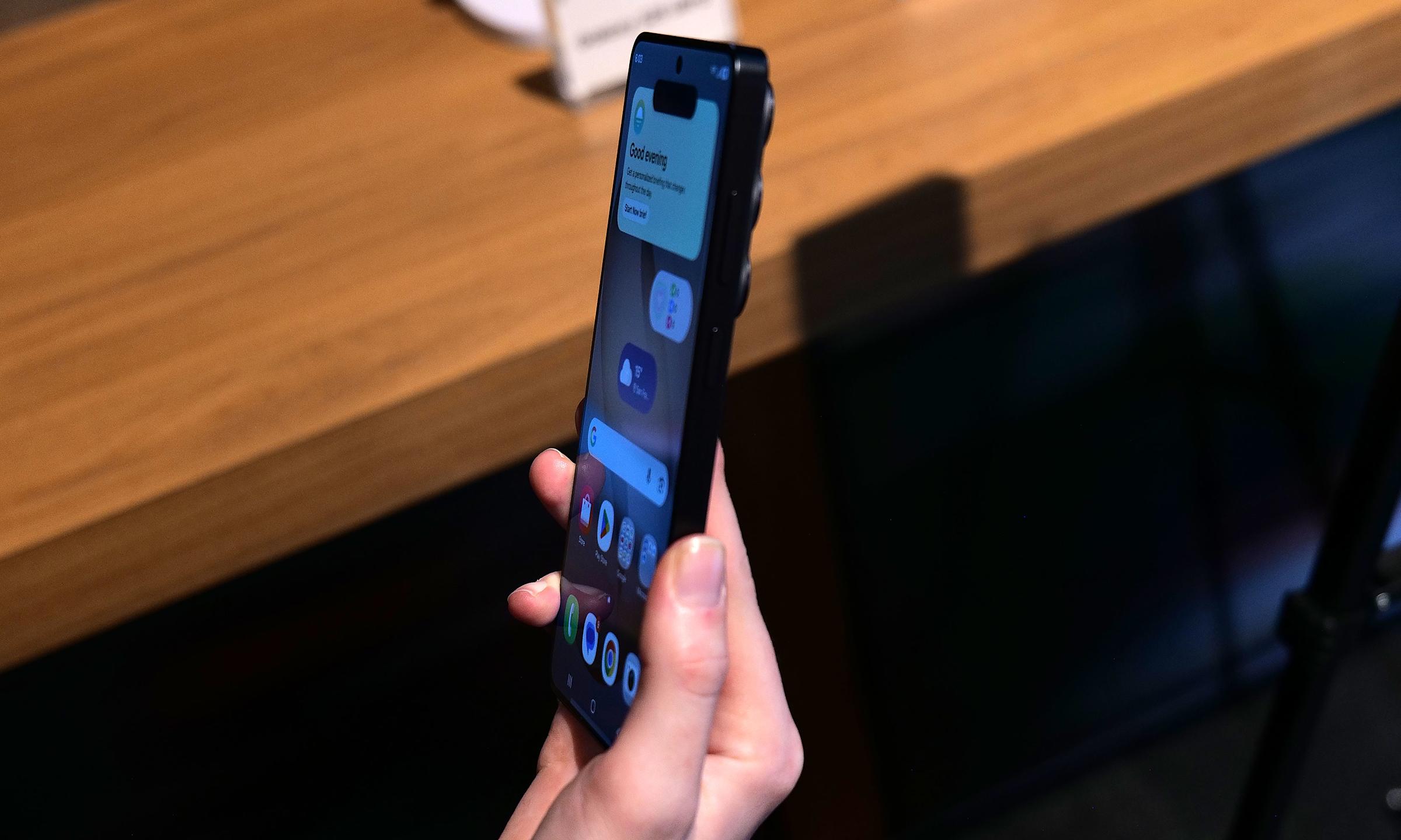 Samsung офіційно представила Galaxy S26 Ultra: екран приватності, камера f/1.4 та нові ШІ-функції