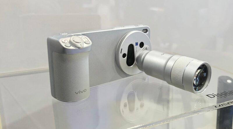 Vivo представила флагман X300 Ultra з 200 Мп камерою та 400-мм об'єктивом Zeiss