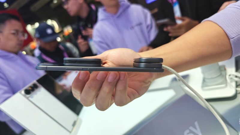 Tecno представила концепт модульного смартфона без порту зарядки та товщиною 4,9 мм