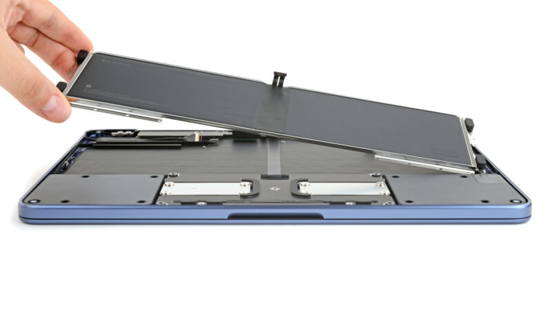 iFixit: MacBook Neo — найремонтопридатніший ноутбук Apple за останні 14 років