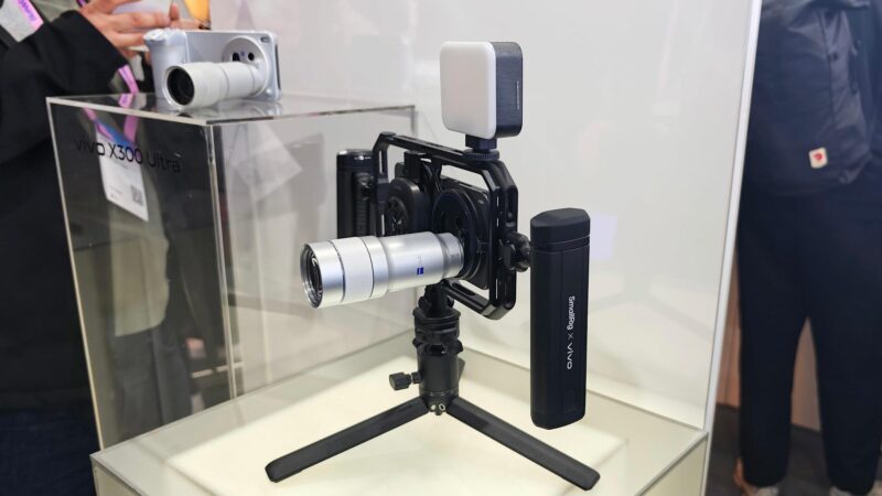 Vivo представила флагман X300 Ultra з 200 Мп камерою та 400-мм об'єктивом Zeiss
