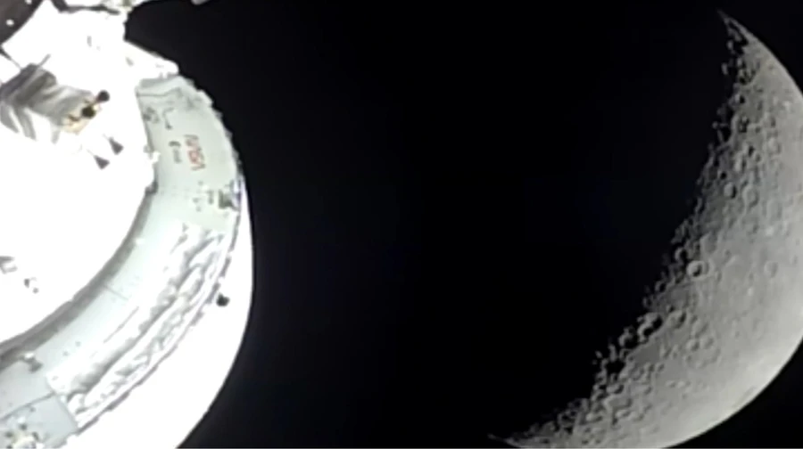 Астронавти Artemis II облетіли Місяць та встановили новий рекорд