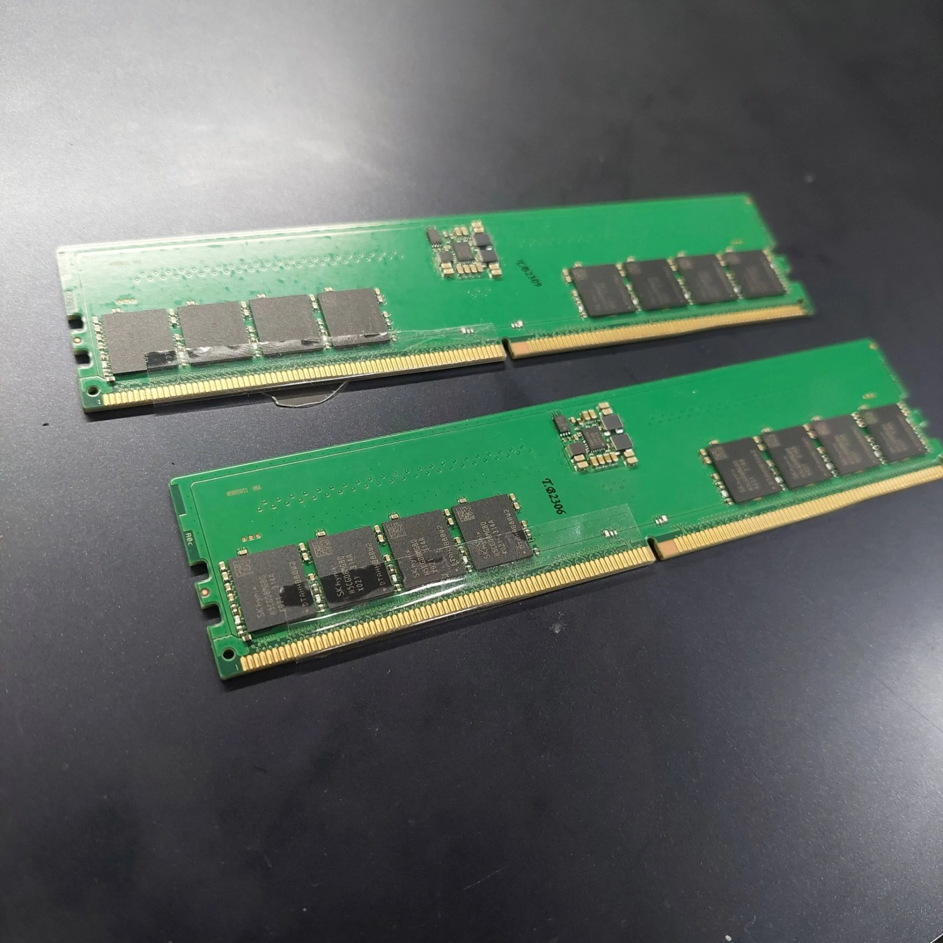 ASRock додала підтримку HUDIMM DDR5 для бюджетних ПК