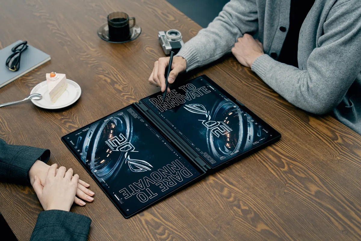 ASUS ROG Zephyrus Duo вже в Україні: два OLED-екрани та RTX 5090 в одному ноутбуці