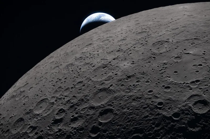 Artemis II зафіксувала захід Землі та два нові кратери на Місяці