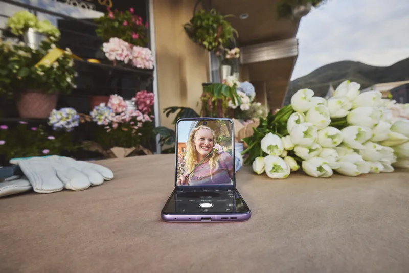 Motorola представила розкладні смартфони razr 70 та razr 70 ultra