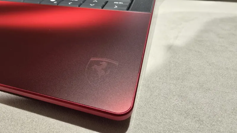 Ferrari та HP представили лімітований ноутбук за $5599